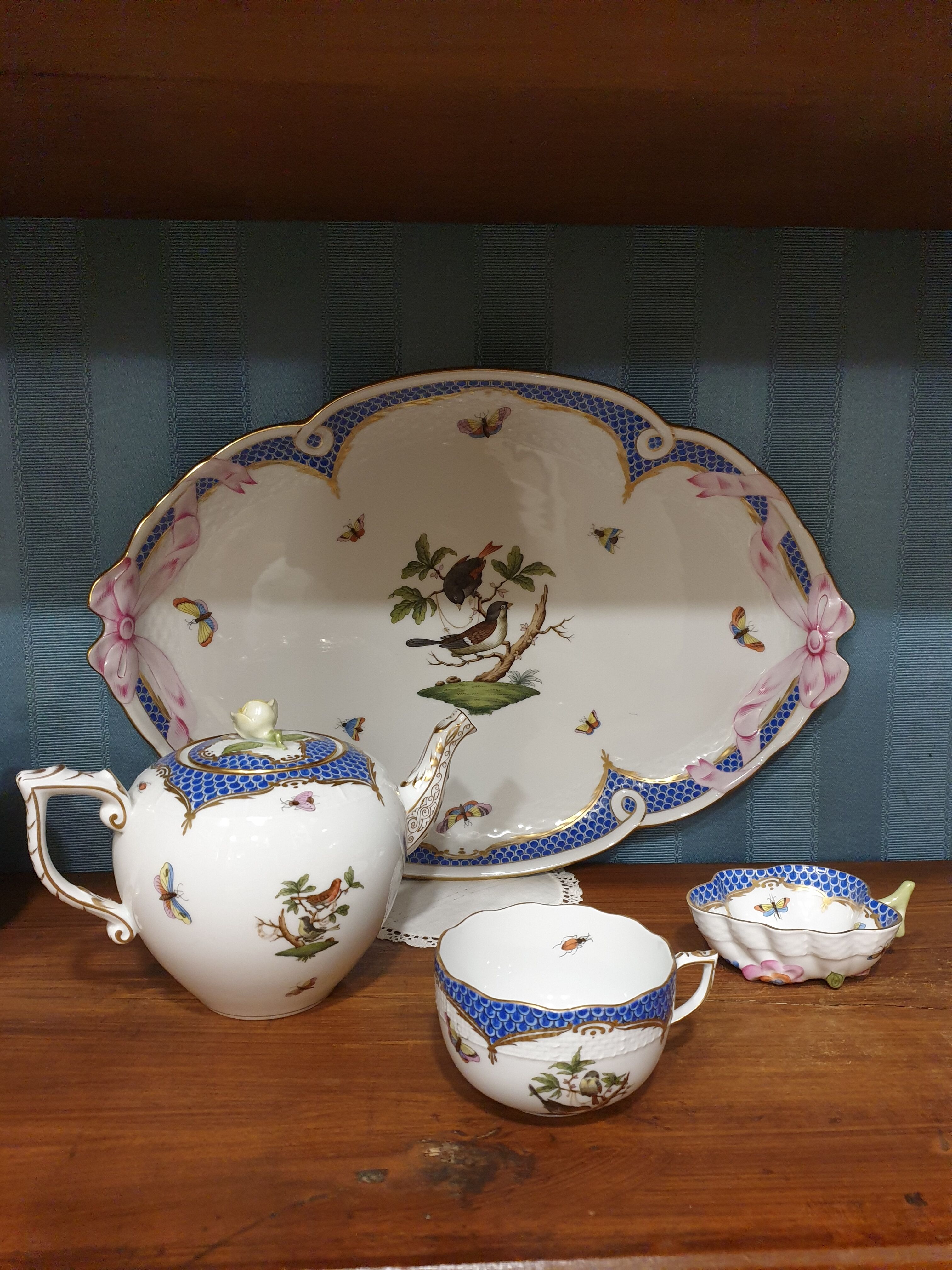 Fine porcelain Budapest porcelain, Herend Hungary