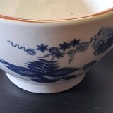 3 ceramic bowls in very good condition with a blue floral design.