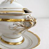 Saucière à couvercle en porcelaine style Empire, XIXème siècle