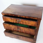 Empire chest of drawers with four drawers of mahogany, 1840s