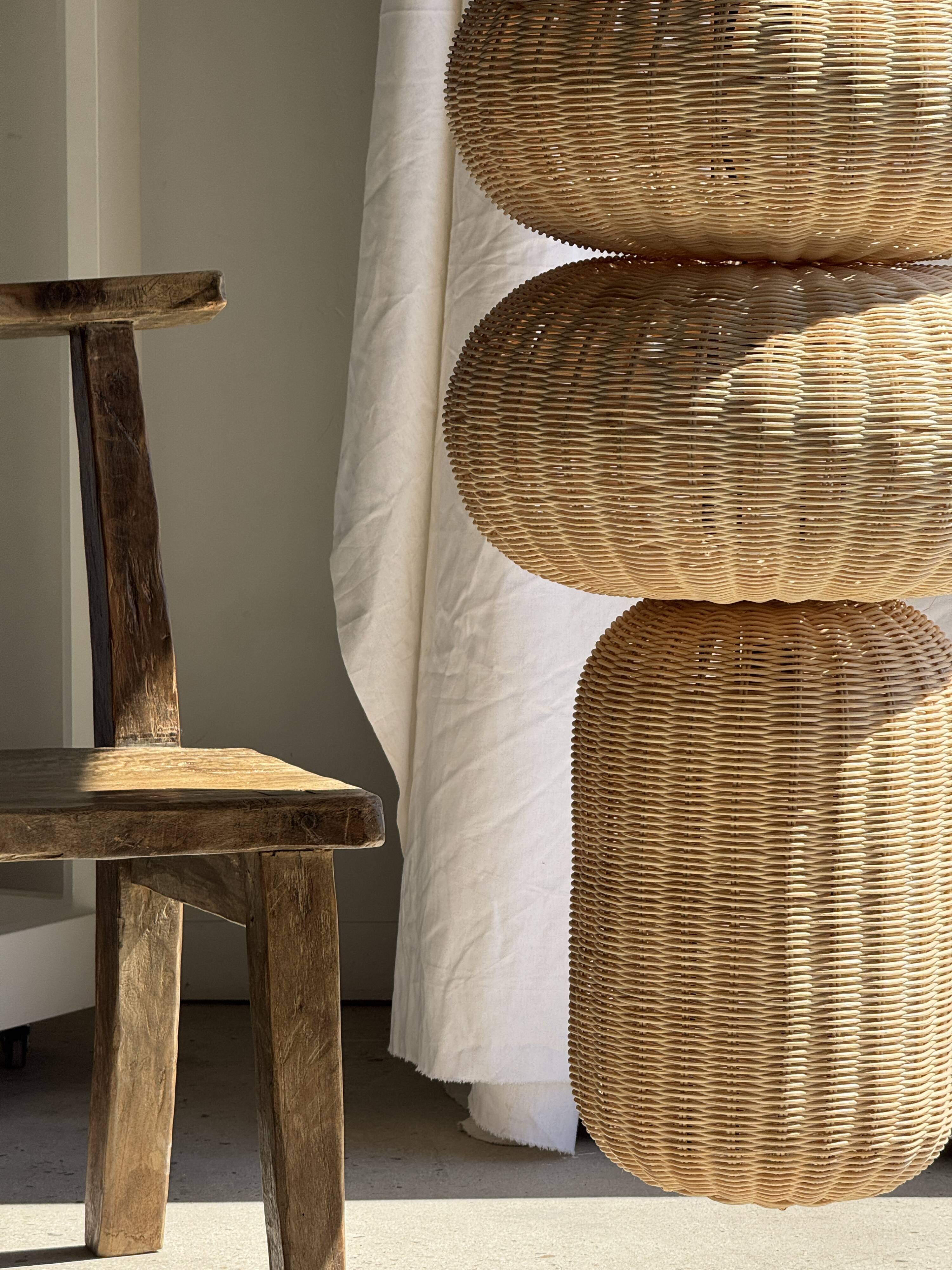 column hanging lamp, superposition of spherical volumes in rattan H2.