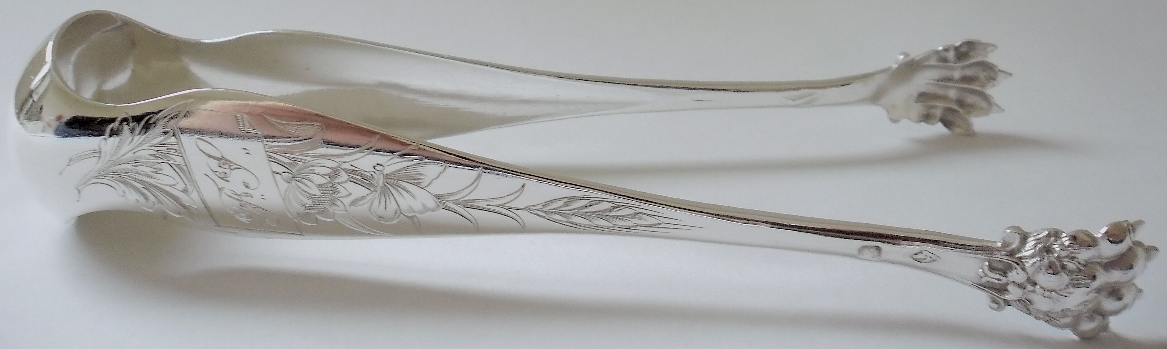 Silver sugar pinch, Minerva punch