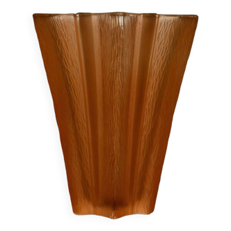 Vase Art Déco en Forme d'Étoile en verre orange corail attribué à Pierre Davesn