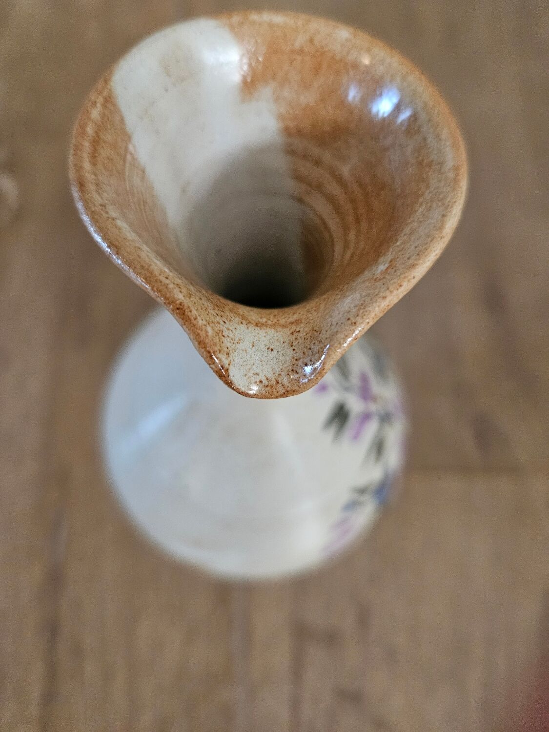 Carafe or jug in stoneware with hand-painted floral motifs
