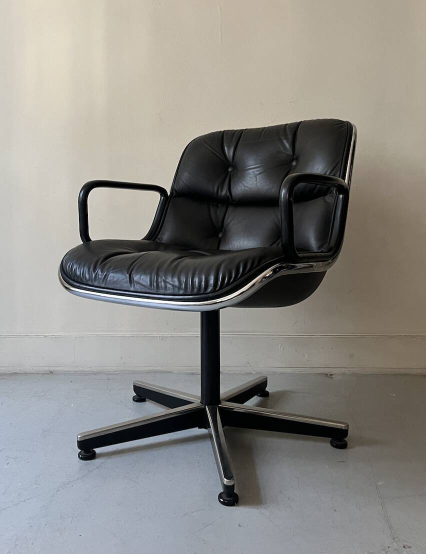 Black leather office chair and armrest by Charles Pollock for Knoll International