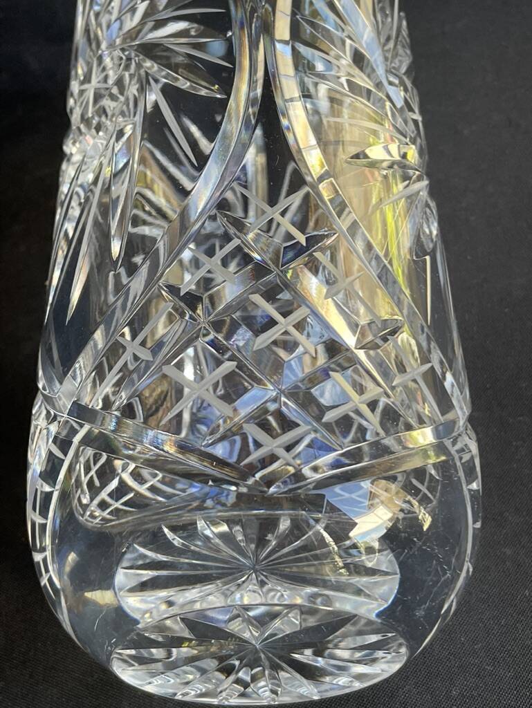 Cylindrical vase – handmade cut crystal