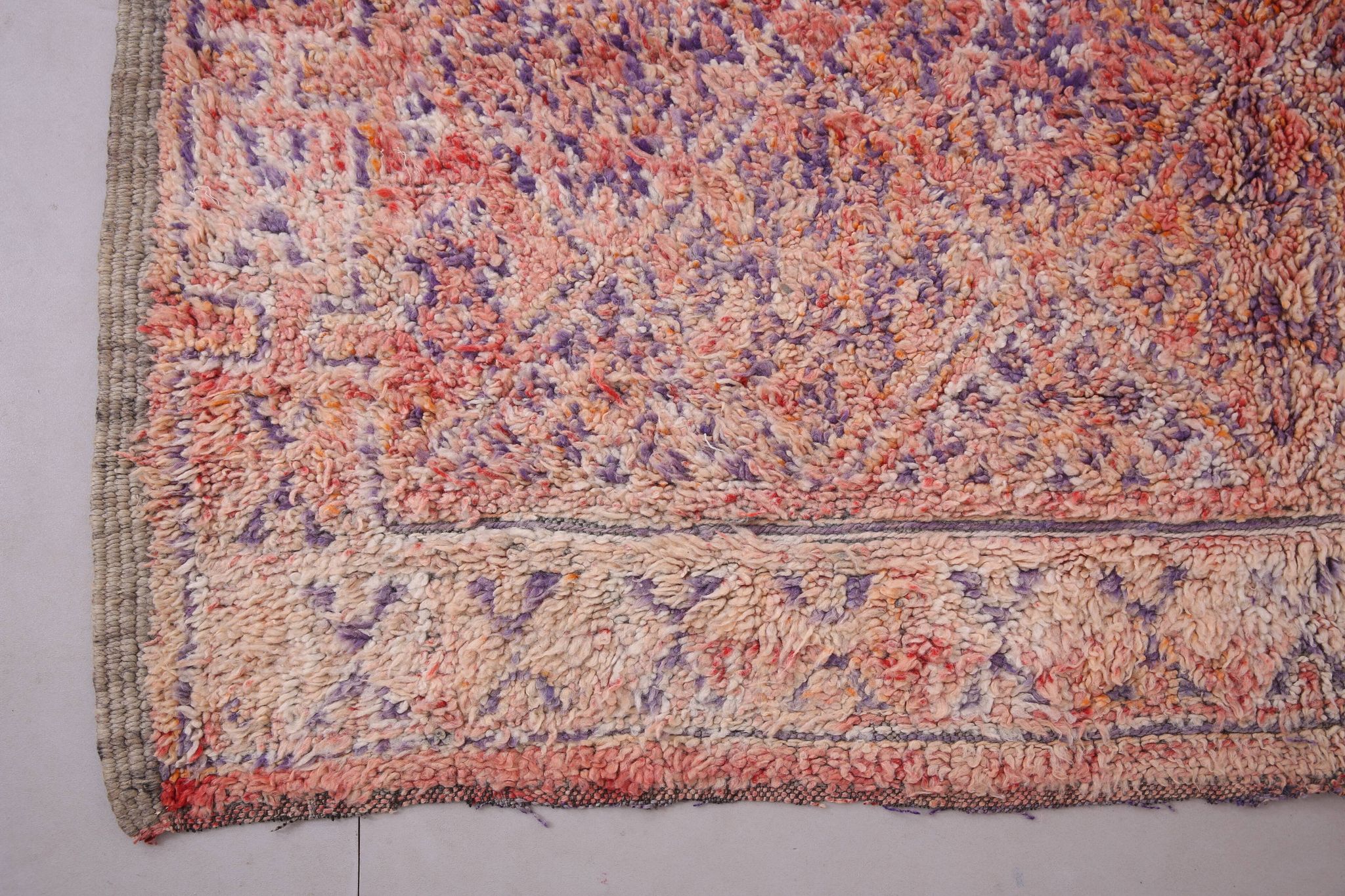 Pink Vintage Moroccan Rug 197 x 320 cm, Berber Wool Rug, Handmade Boho Rug