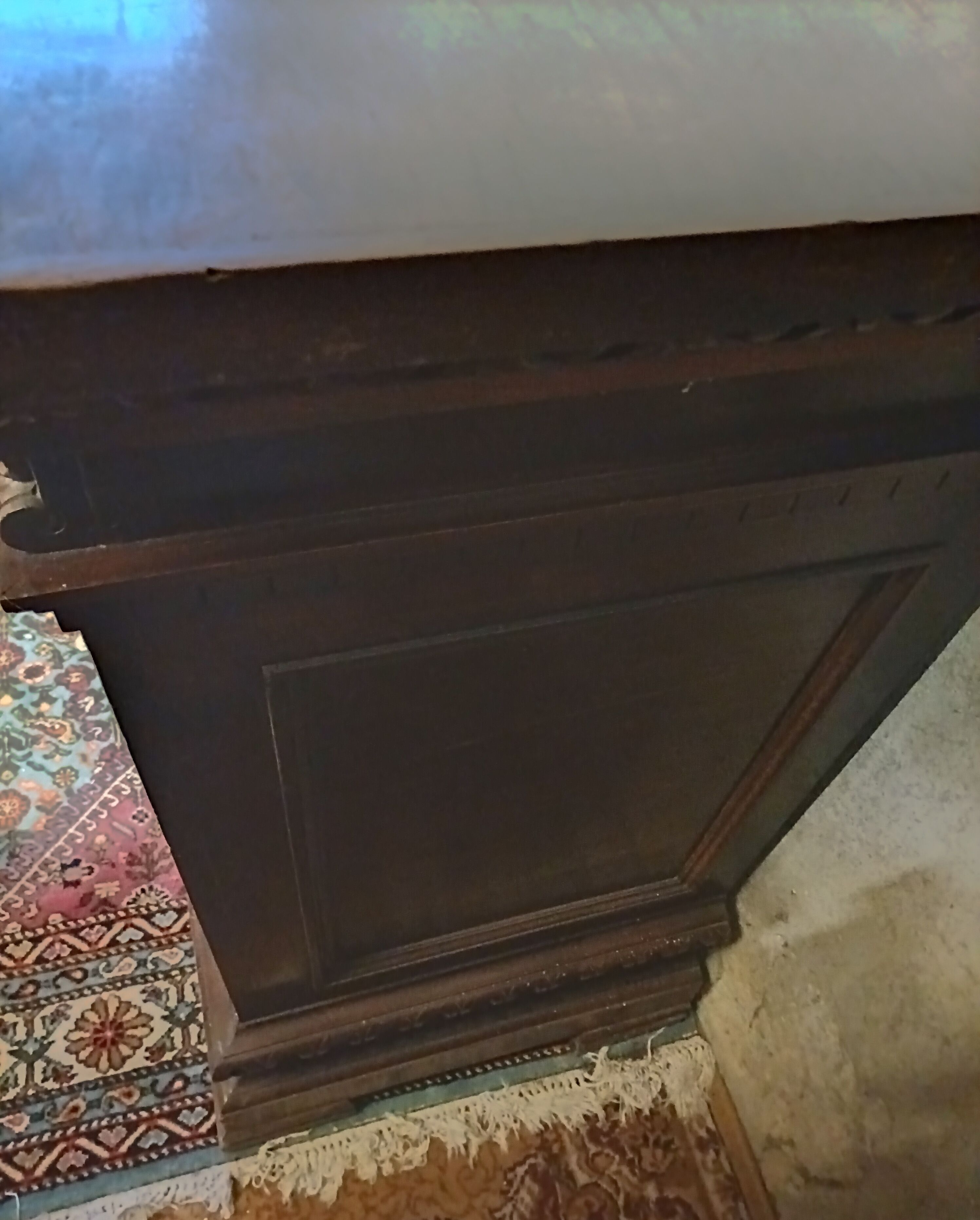 Sideboard style Renaissance