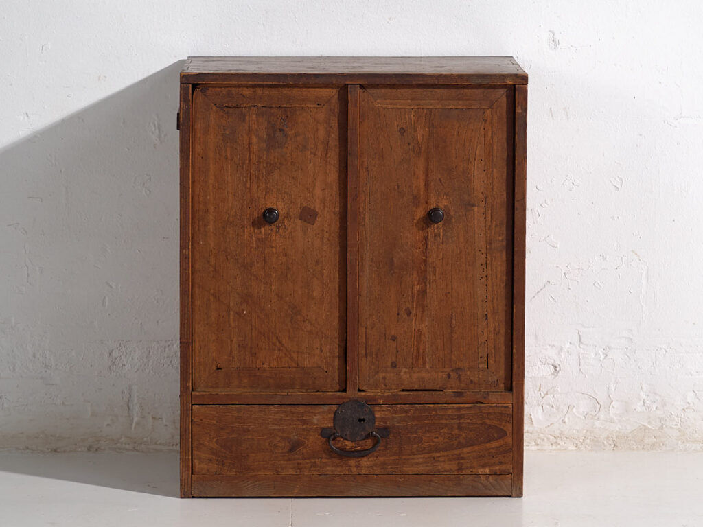 Antique cedar mizuya ko-dansu, Meiji-Taishō period (circa 1890-1925) #39