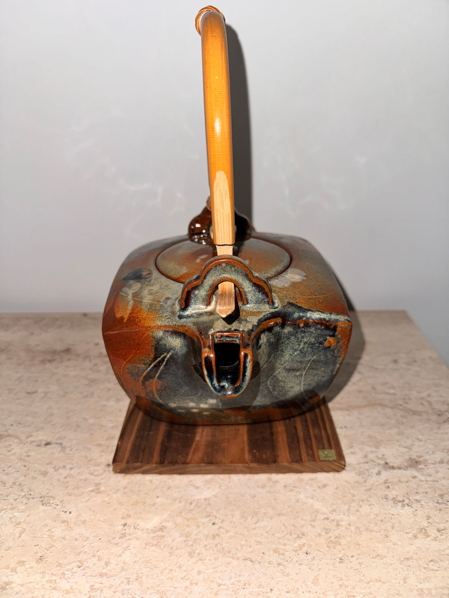 Ceramic teapots with bamboo handles by Elisabeth Wallet