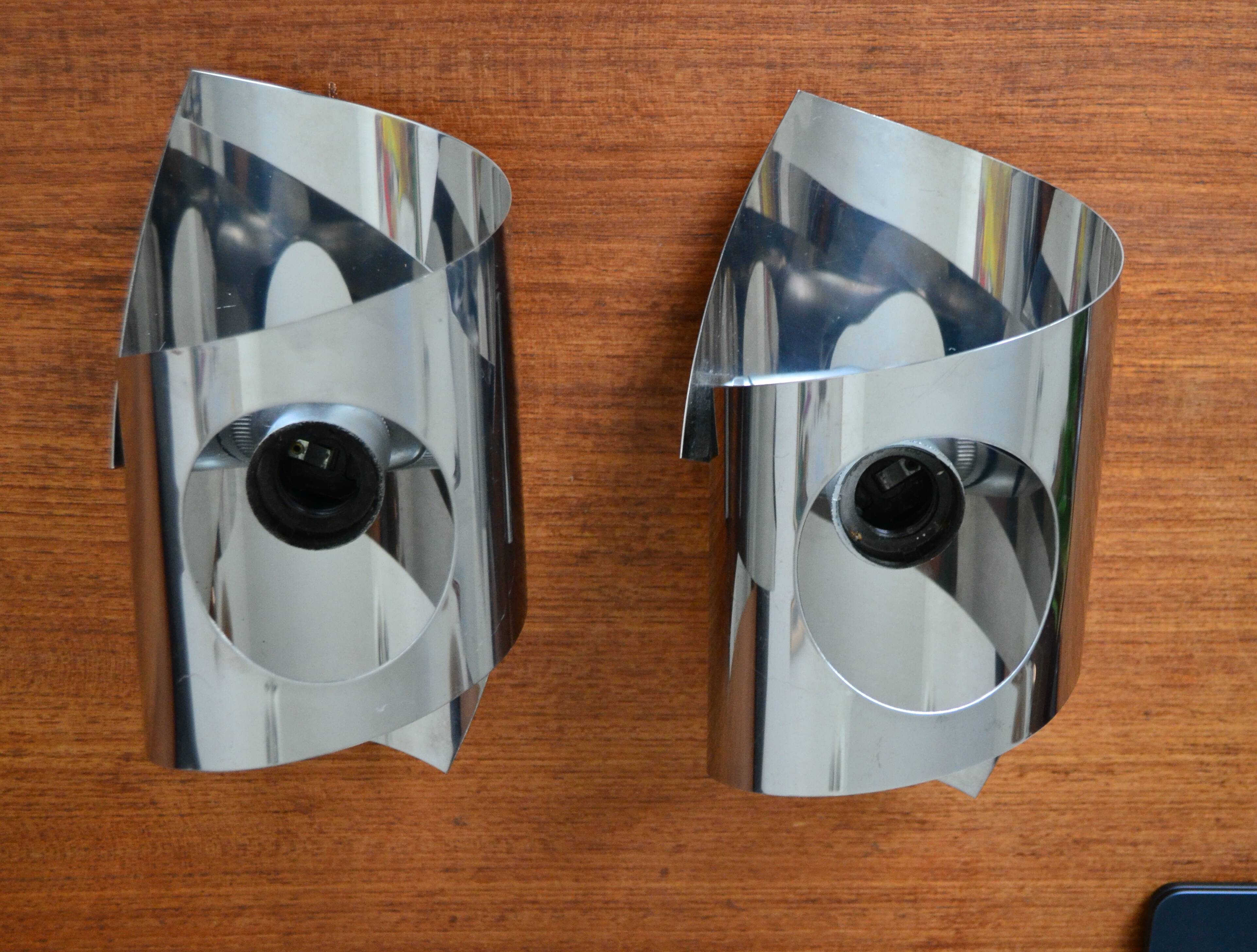 Paire d'appliques chrome space âge années 70