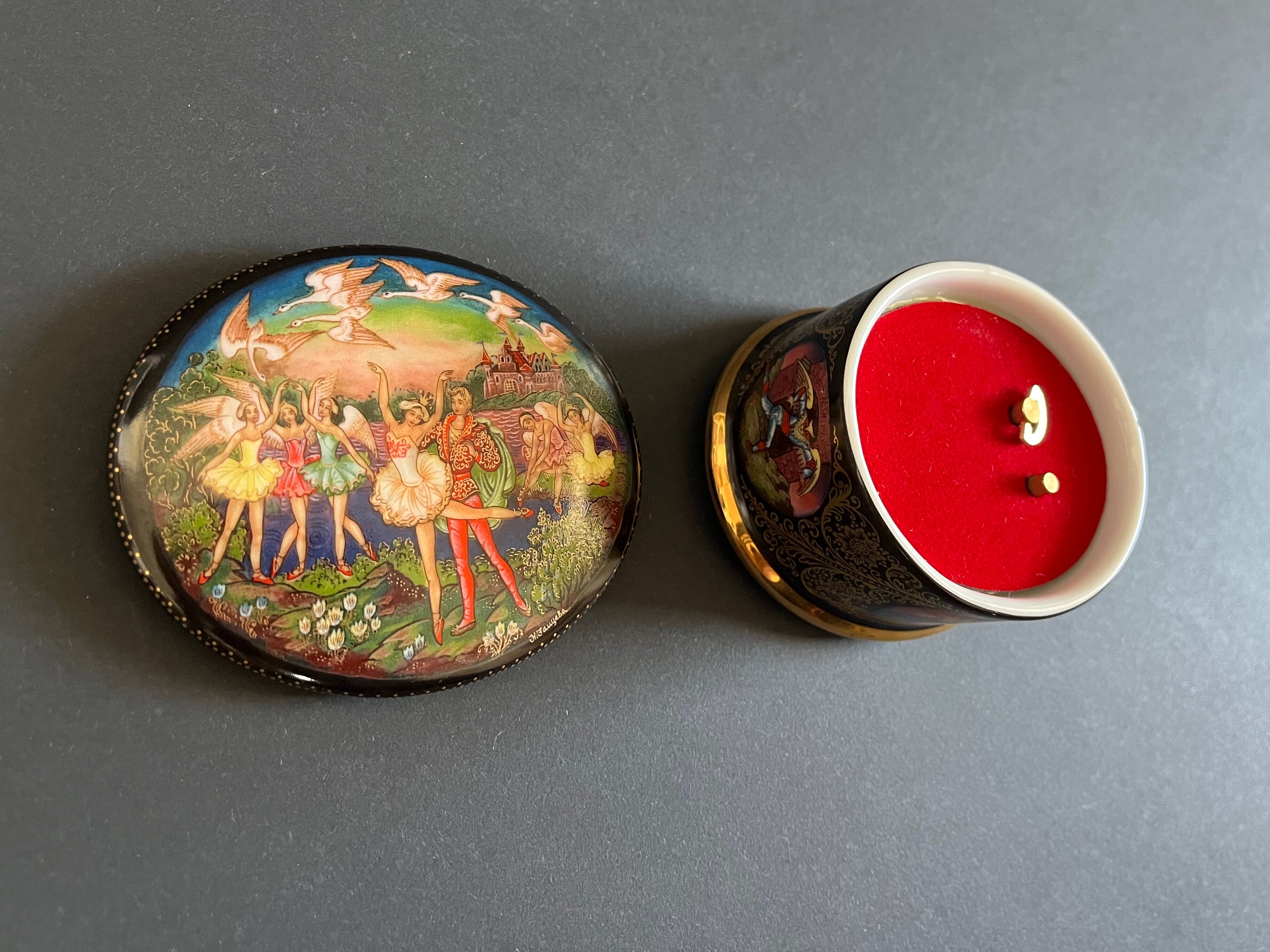 Music Box Swan Lake Tchaikovsky 1992 Ardleigh Elliot Porcelain Russian Ballet