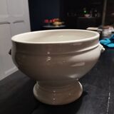 Lion's head soup tureen
