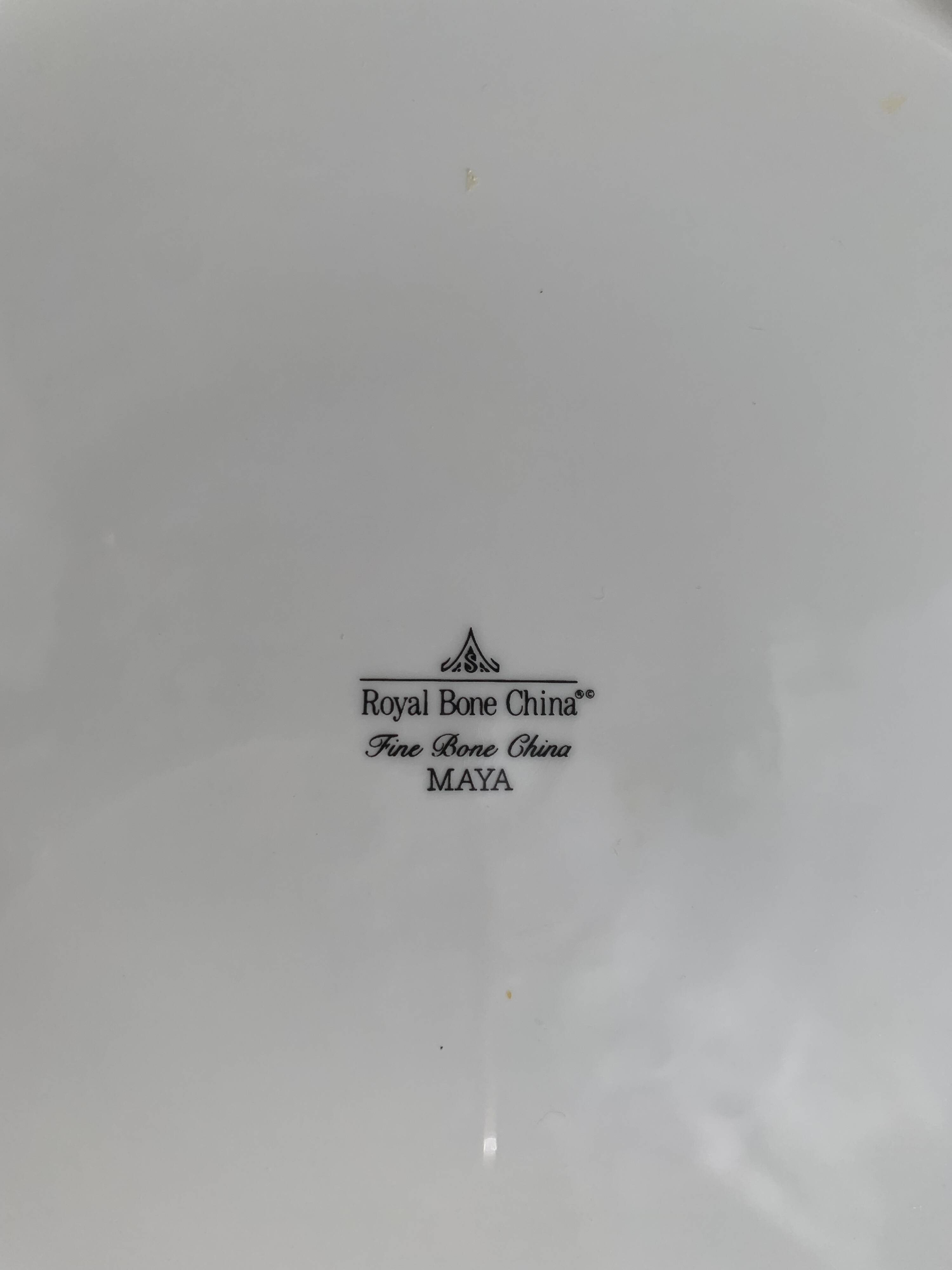 5 large vintage royal bone china dinner plates