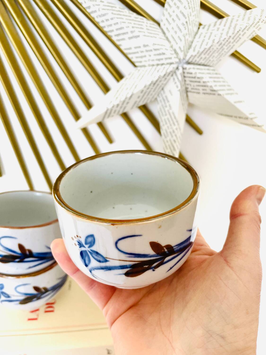Lot de 4 tasses grès vintage fleuries