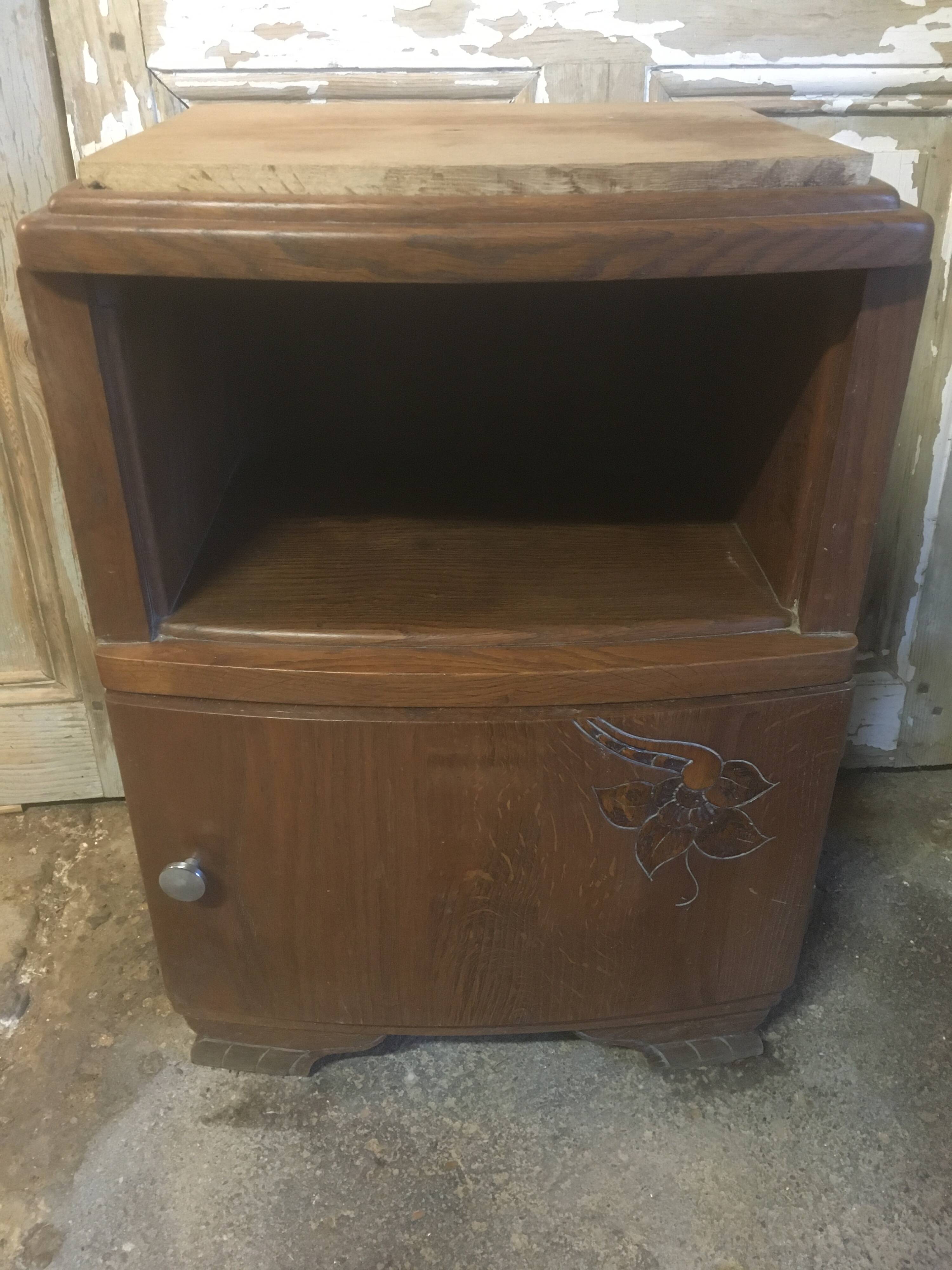 Oak bedside table from the 1930s/1940s.