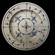 Rauenstein, plat en porcelaine allemande XIXème