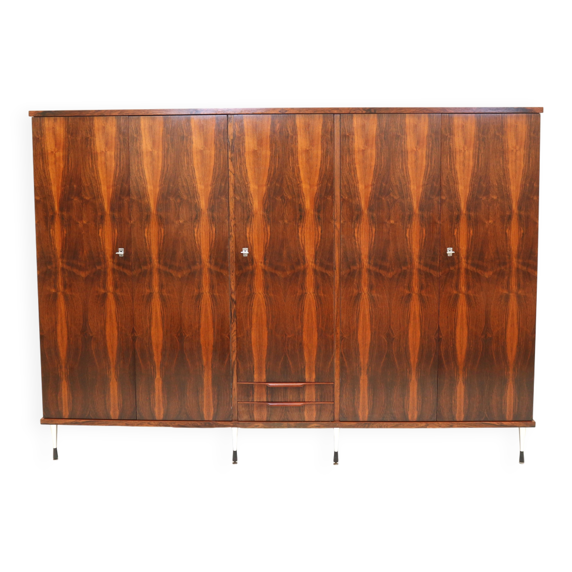Large 5-door vintage wardrobe in rosewood with stylish adjustable legs in I
