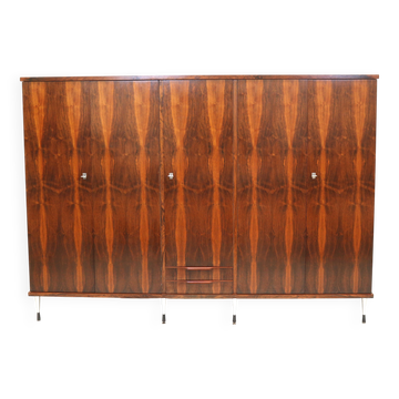 Large 5-door vintage wardrobe in rosewood with stylish adjustable legs in I