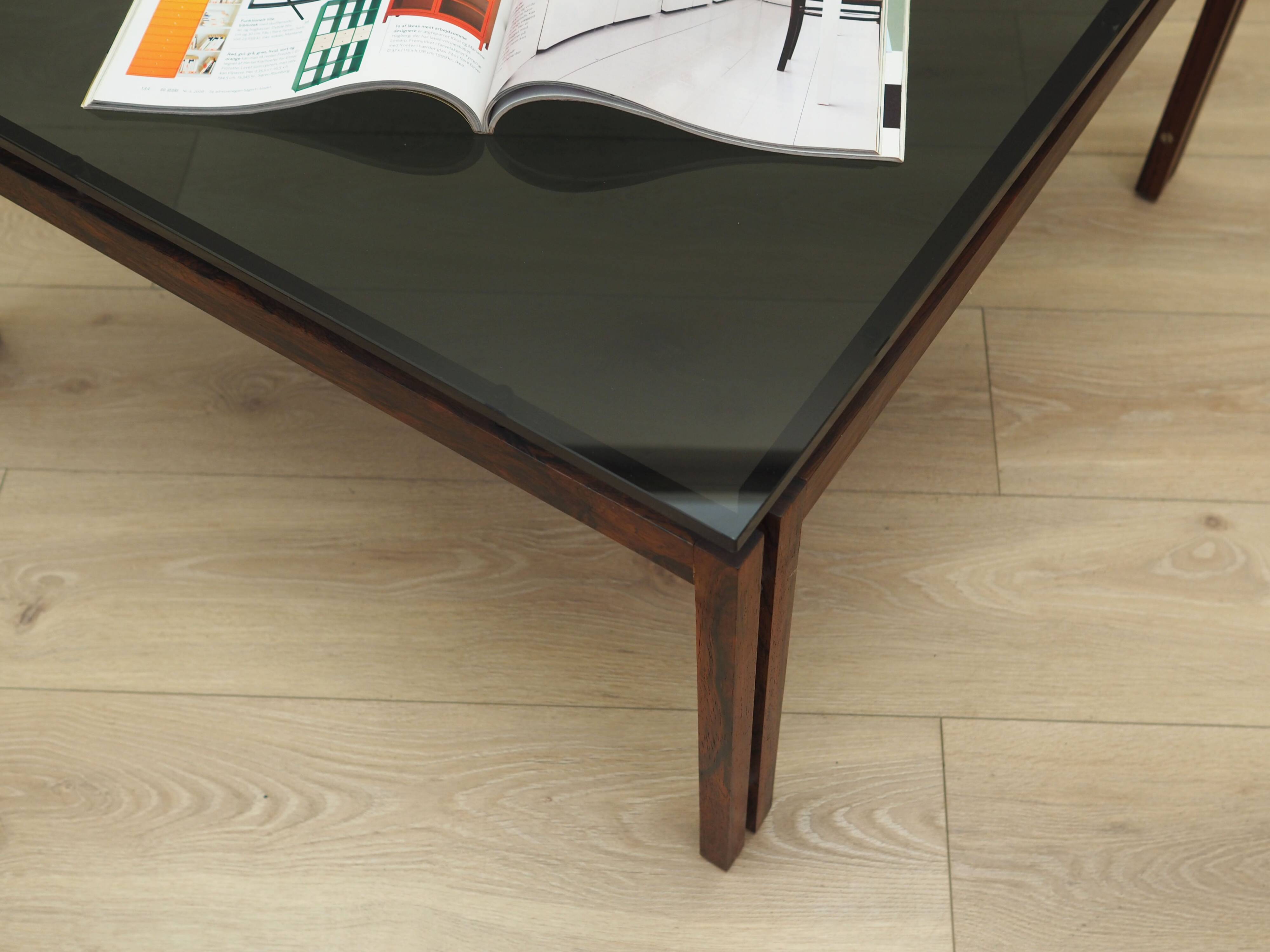 Table basse en palissandre, design danois, années 1970, production : Danemark