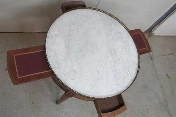 Table Louis XVI style