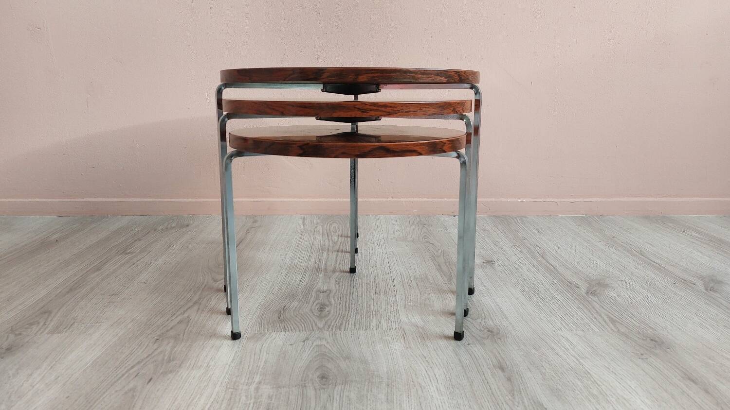 Nesting tables by VAZA Roden.