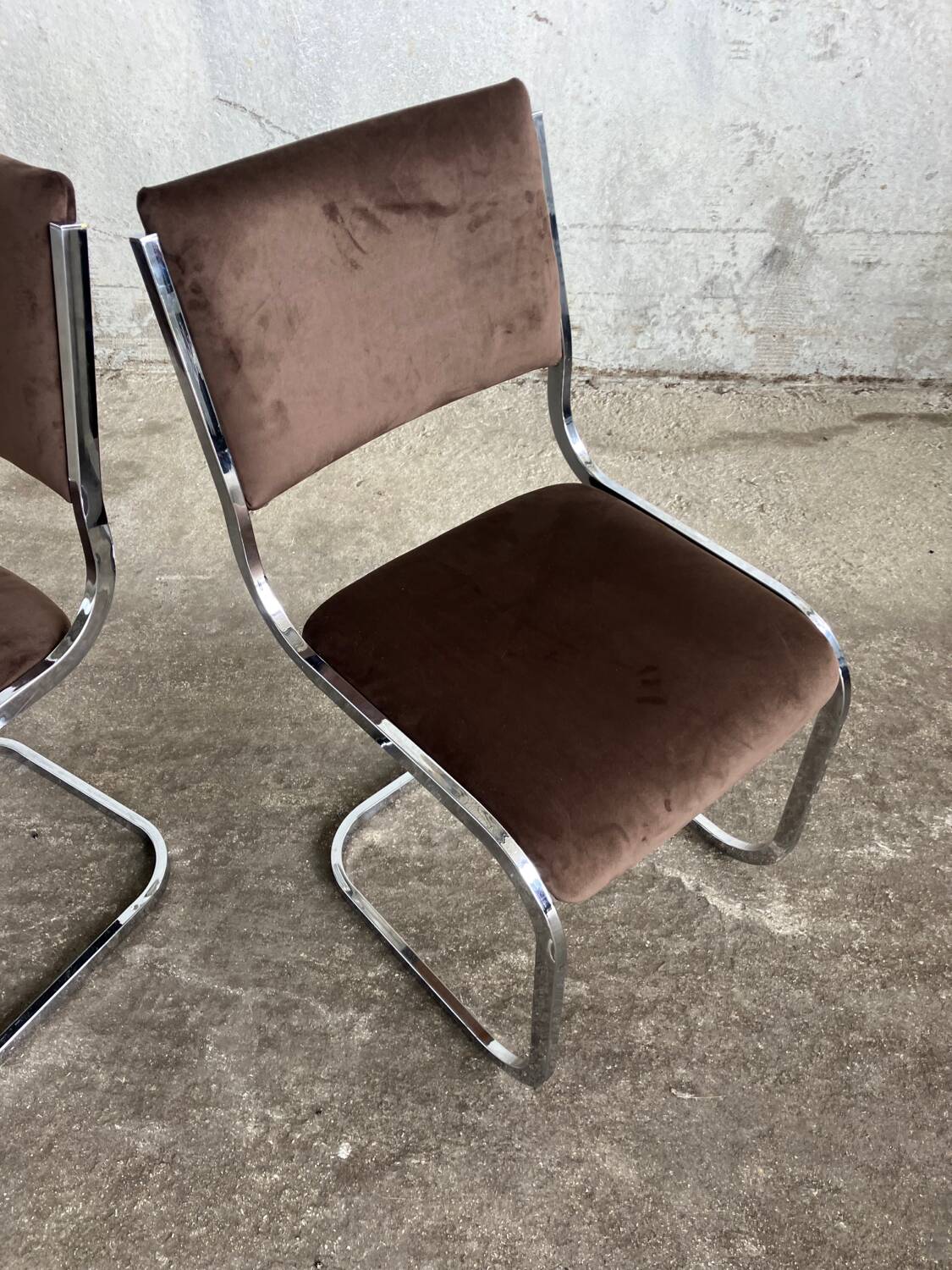 Paire de chaises chromées vintage 1970