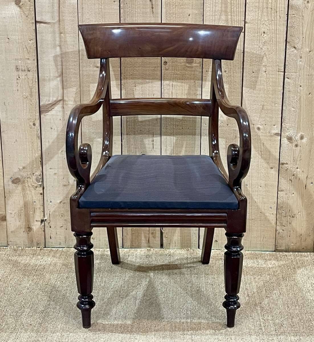 19th century English armchair in mahogany