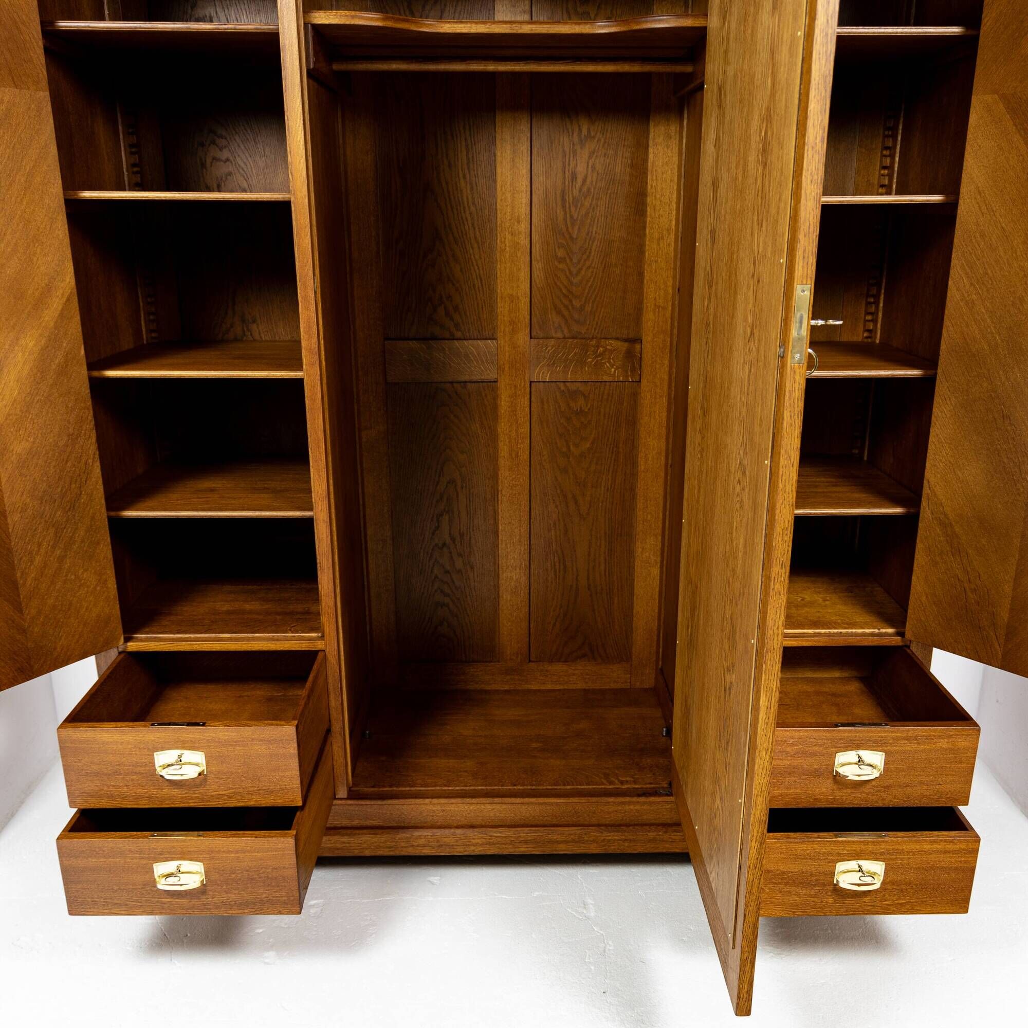 Large Art Nouveau cabinet in marquetry oak 1918-1930