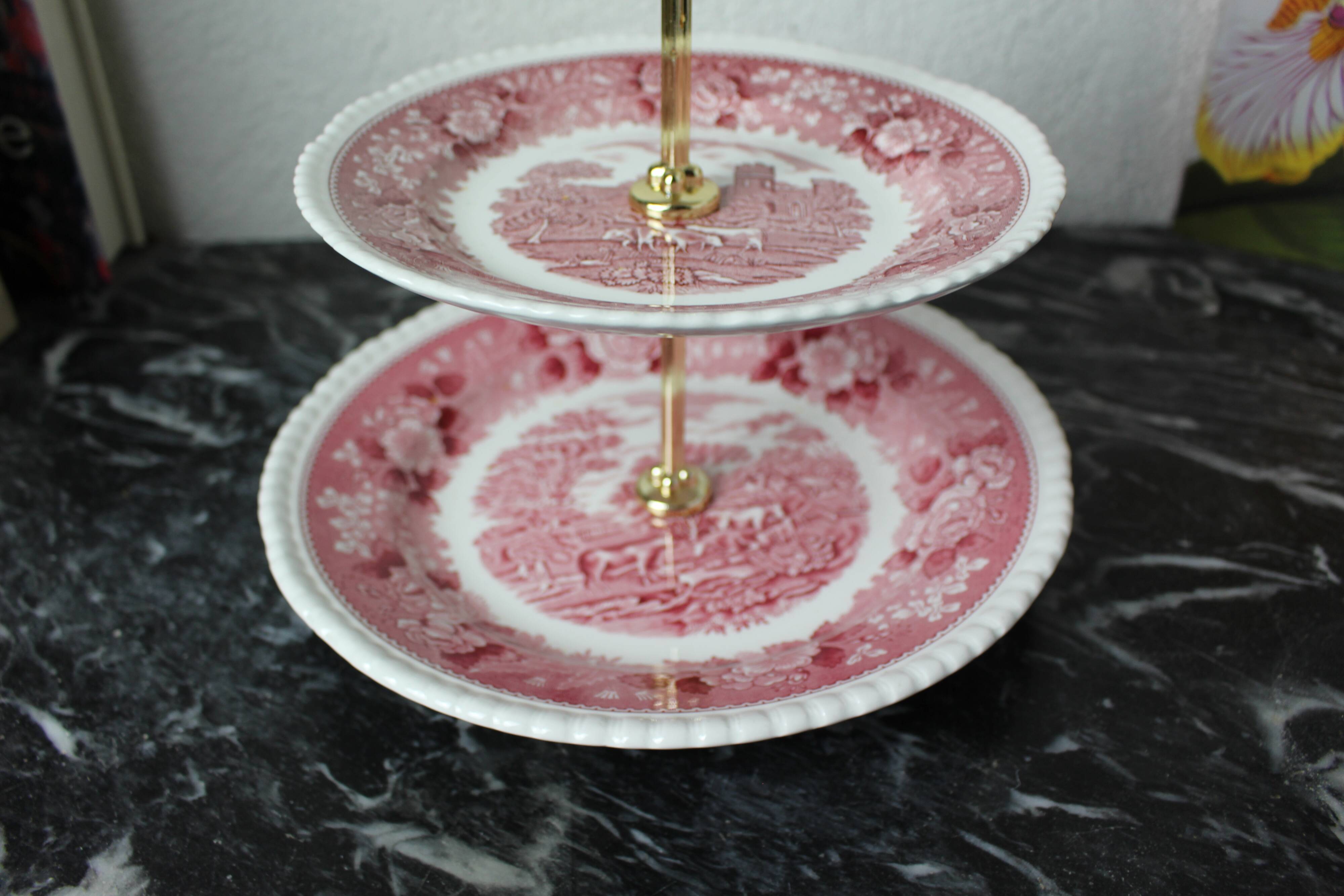 English porcelain servant