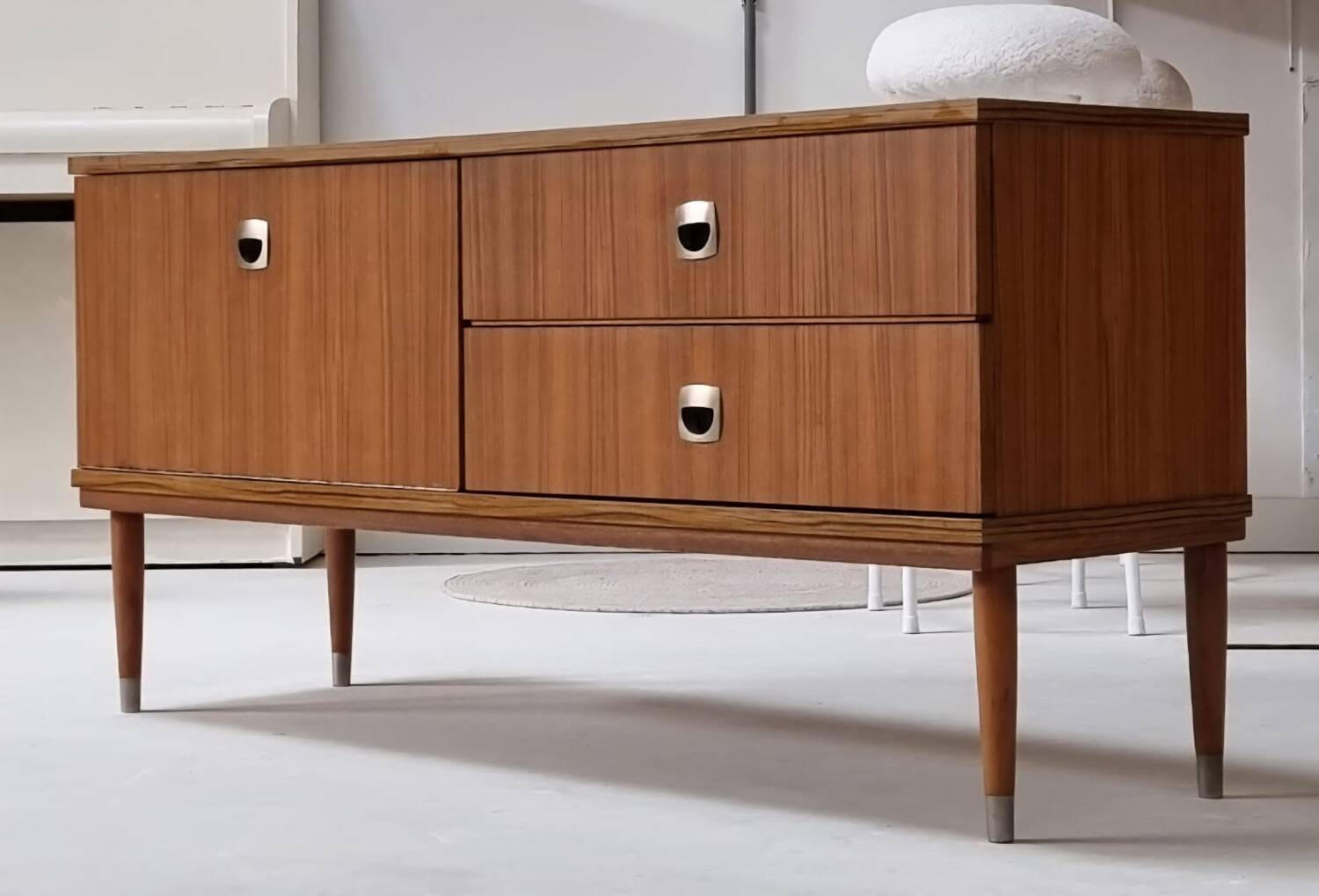 Buffet du milieu du siècle