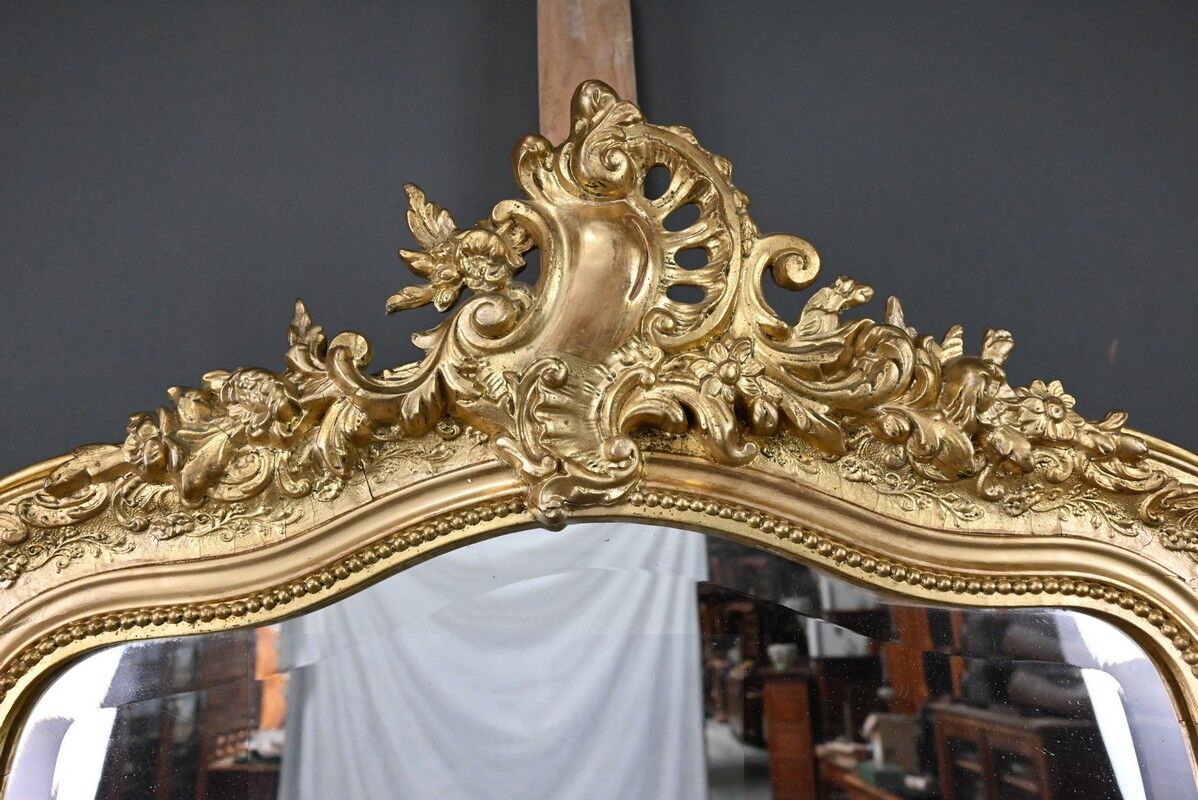 Bevelled mirror with pediment, Louis XV style – 2nd half of the 19th century