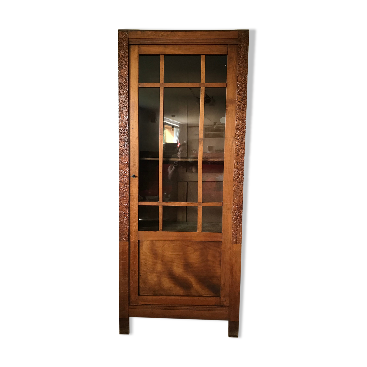 Art Deco style showcase