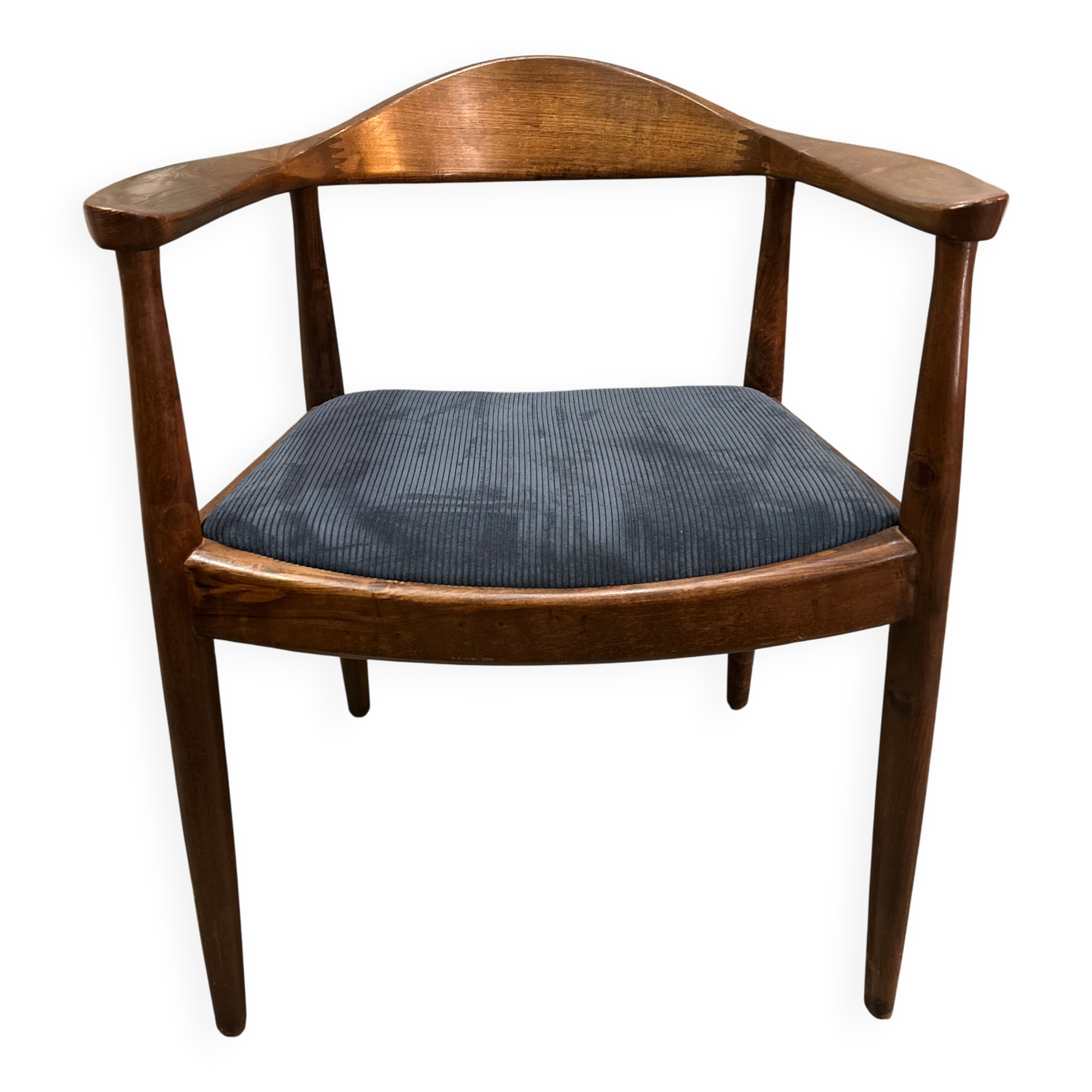 Scandinavian armchair in the style of Hans Wegner.