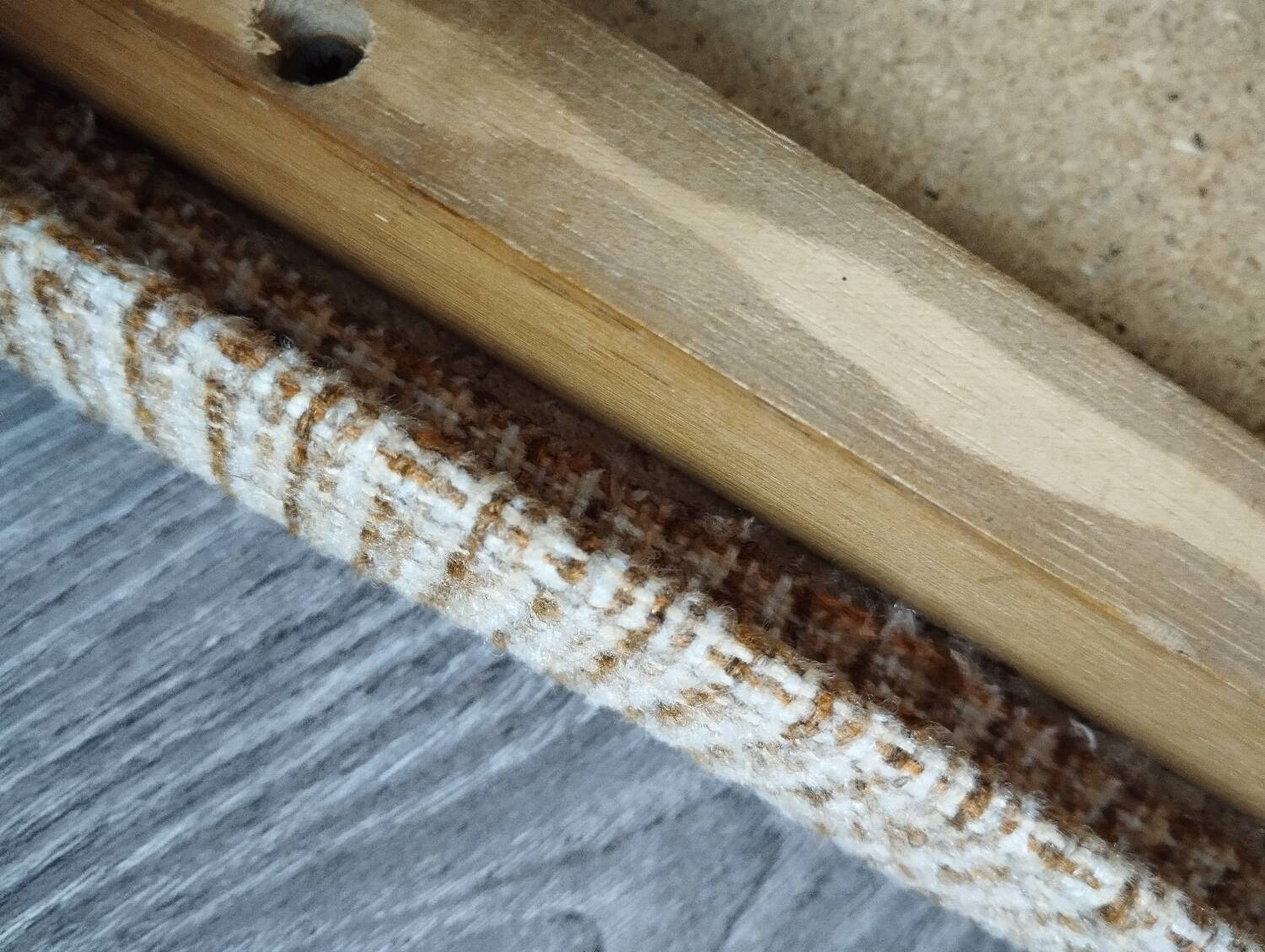 Tabouret bois et tissu scandinave