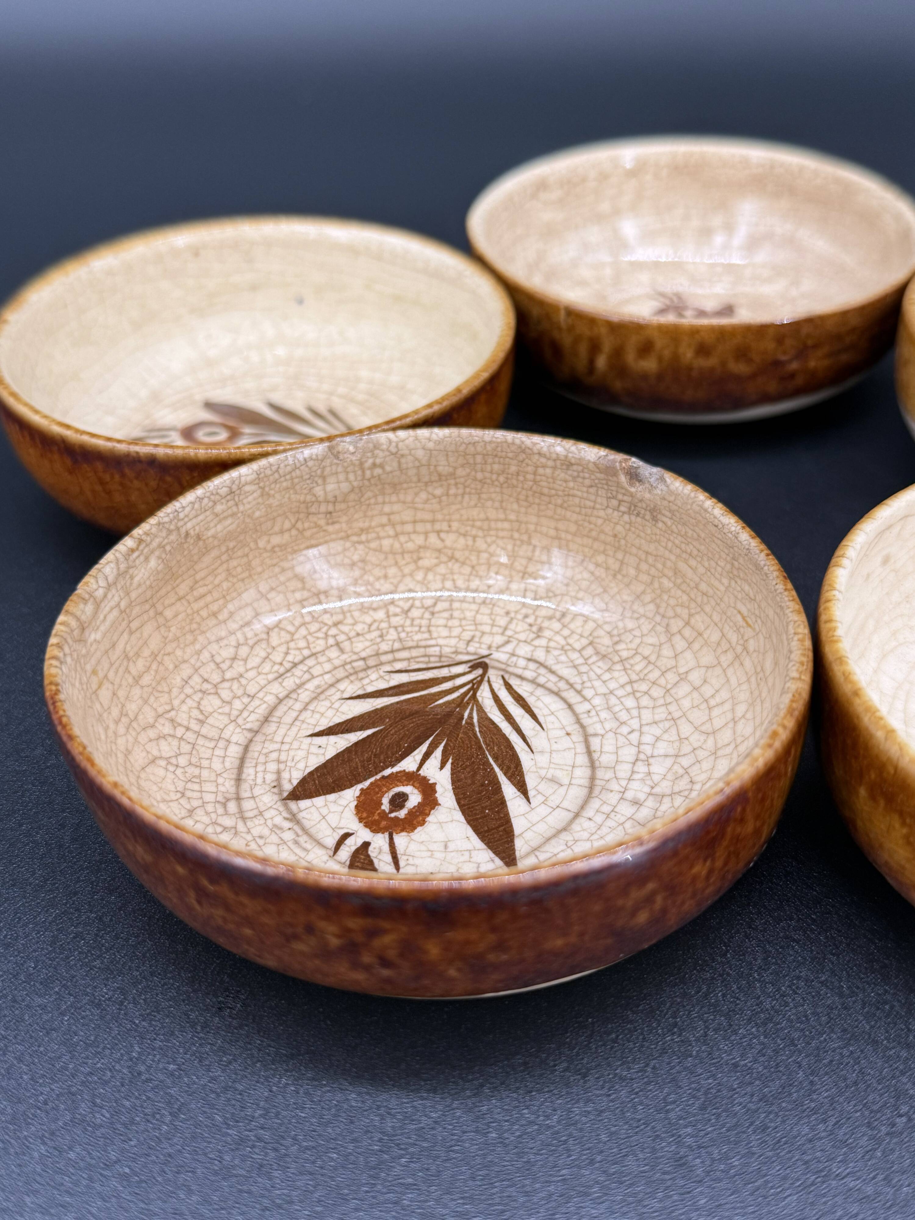 Set of 5 antique bowls signed Faïence de Quimper