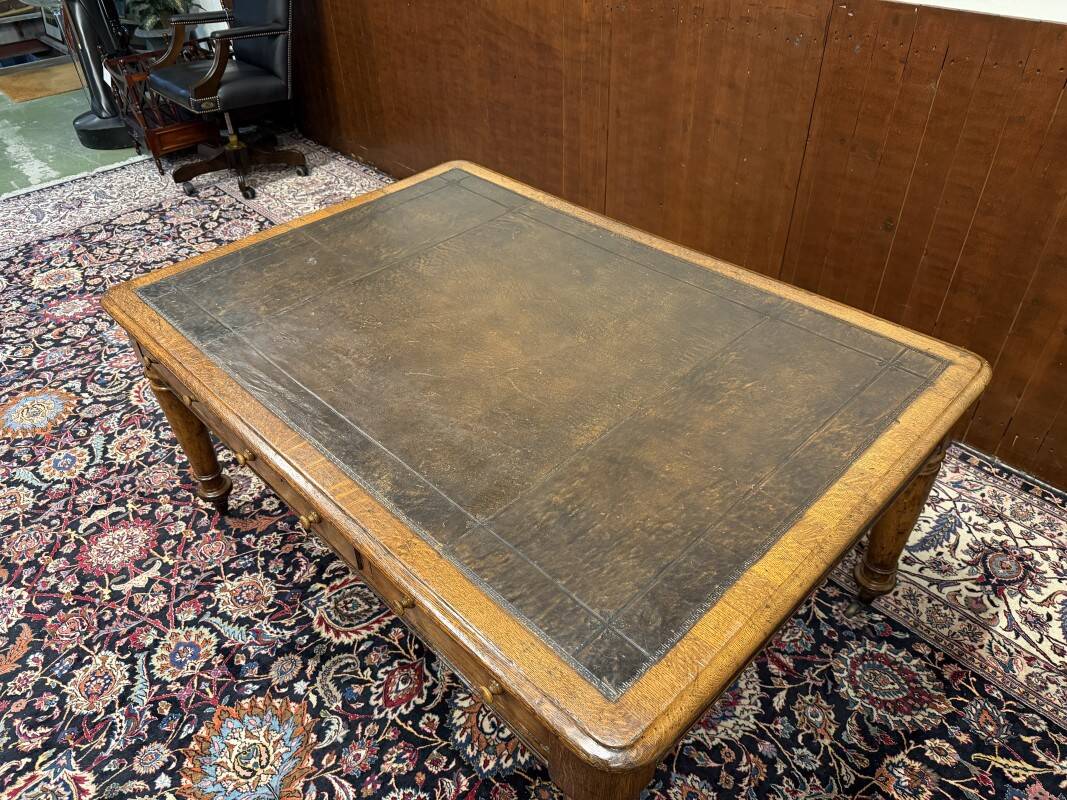 Classic English Writing Desk Partnerdesk