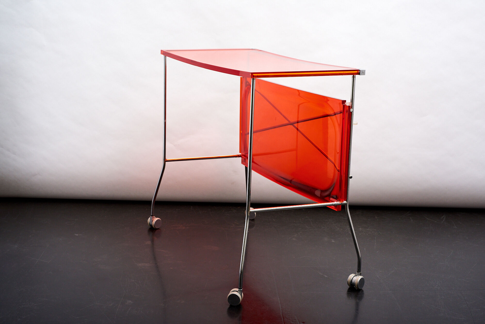 Flip trolley by Antonio Citterio, Kartell