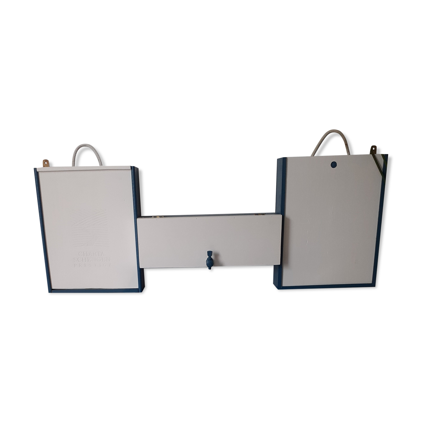 Wall-mounted wooden shelf