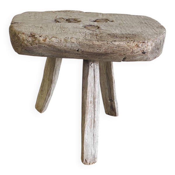 Tabouret tripode brutaliste en bois massif - mid. XXeme — Beyit