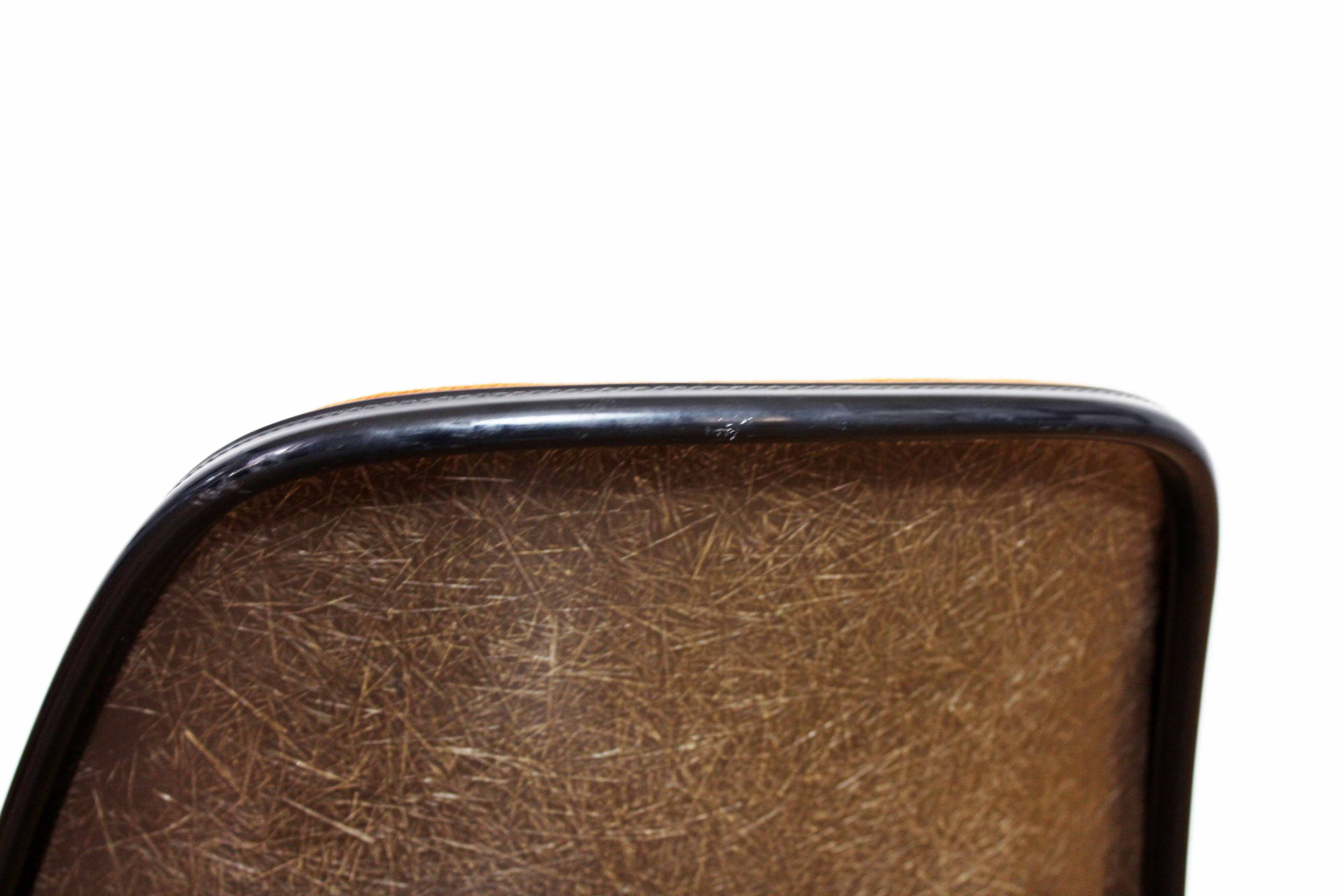 Original chair Eames DSX Herman Miller Vitra edition of the 70s.