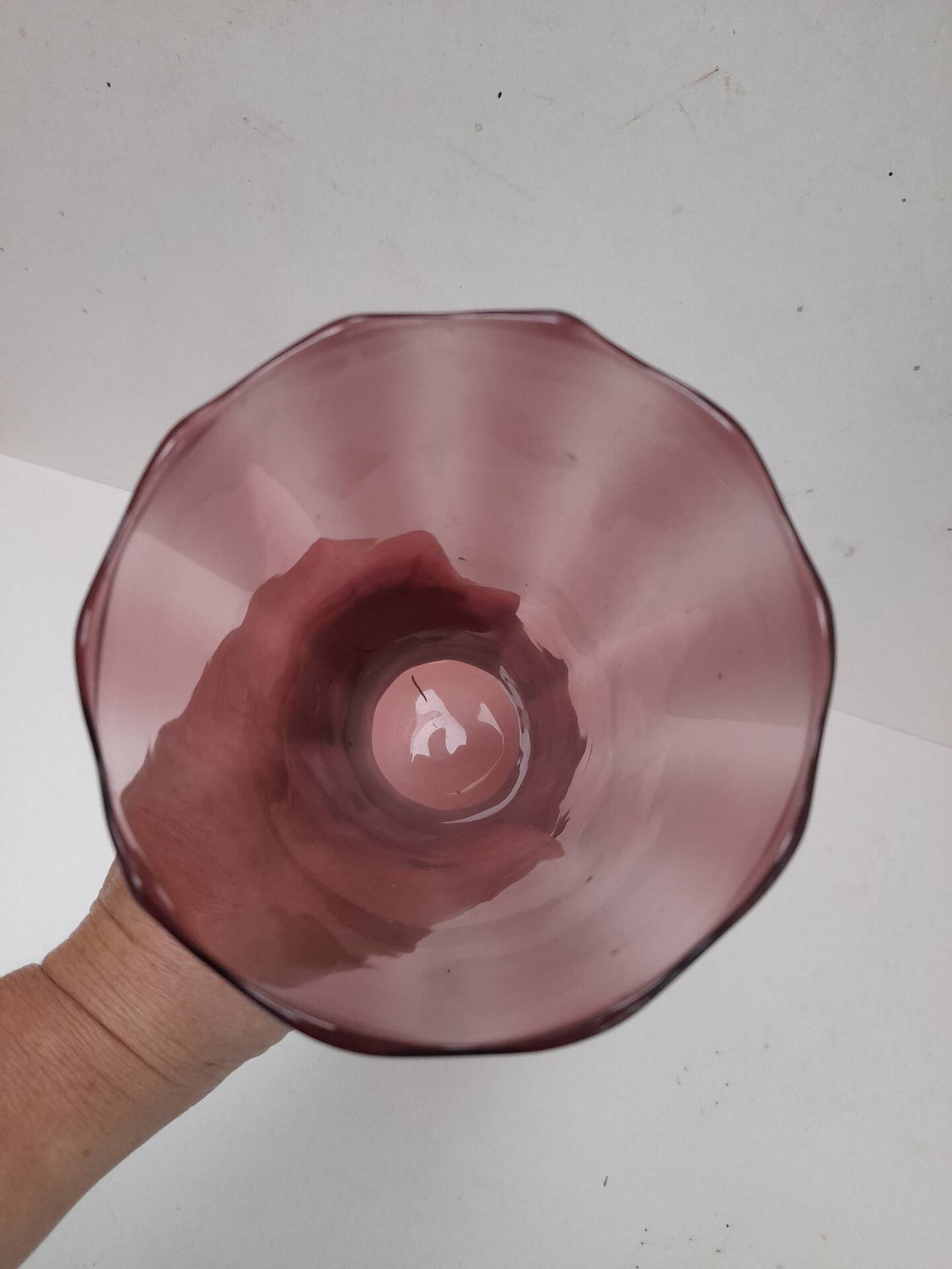 Art Deco vase in aubergine glass Doyen