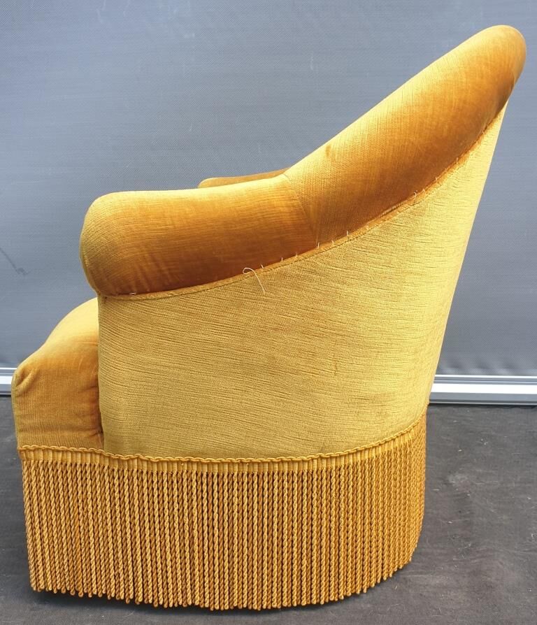 Gold velvet toad armchair