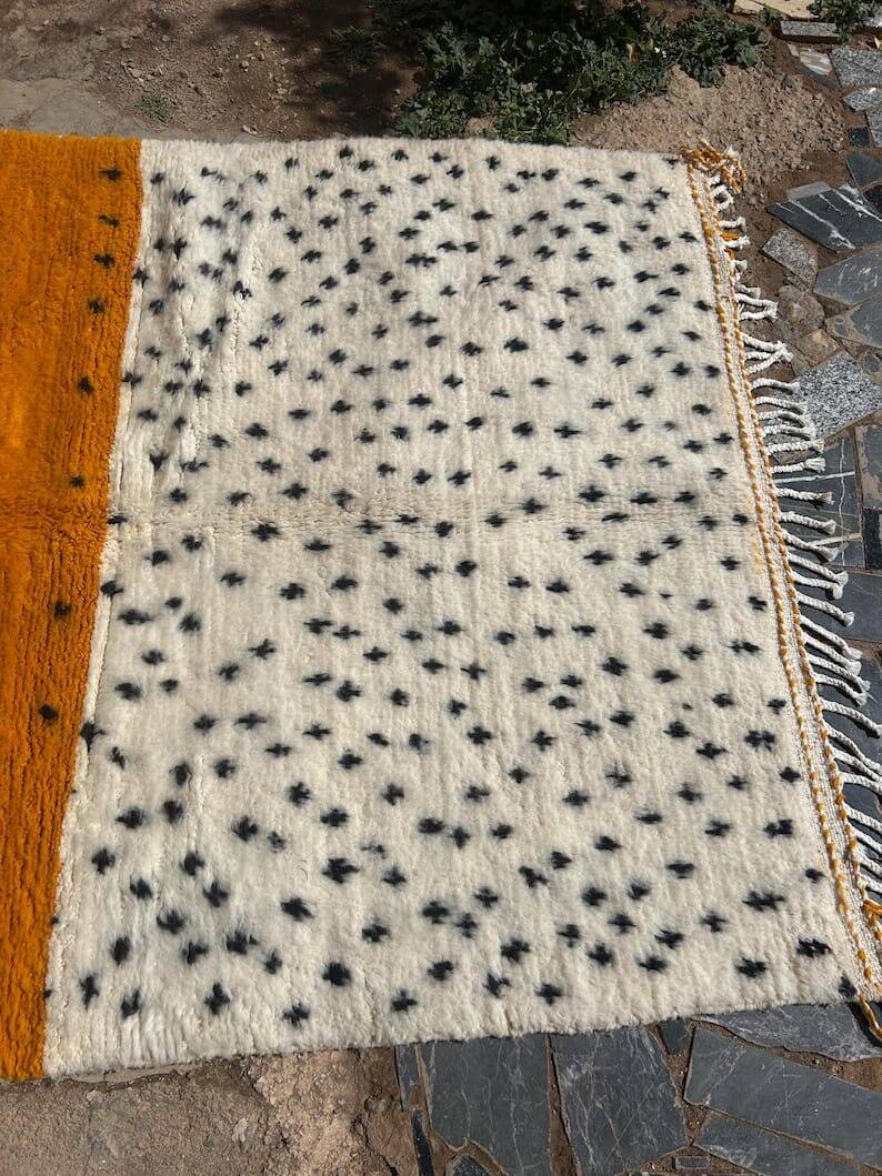 Handmade natural wool rug, size 100 x 200 cm