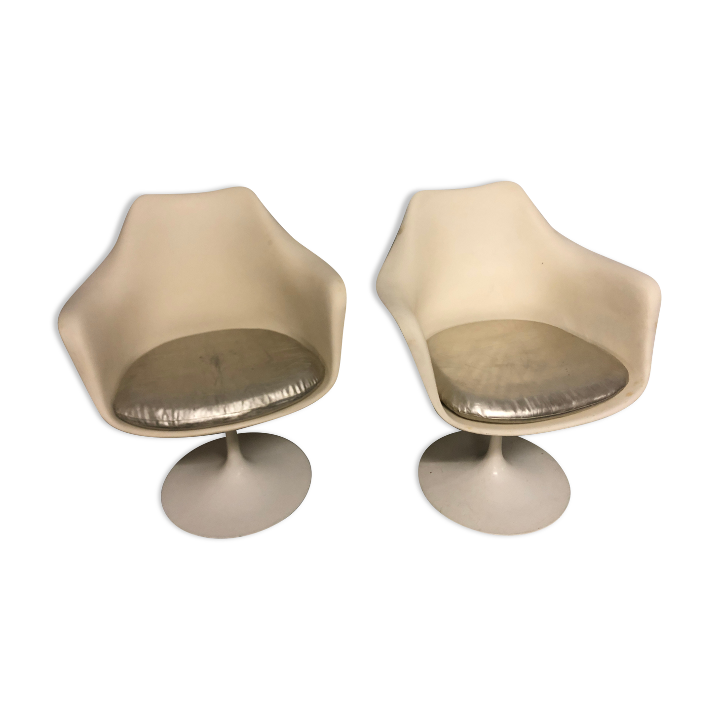 Pair of Tulip swivel chairs by Eero Saarinen for Knoll International, 1960s.