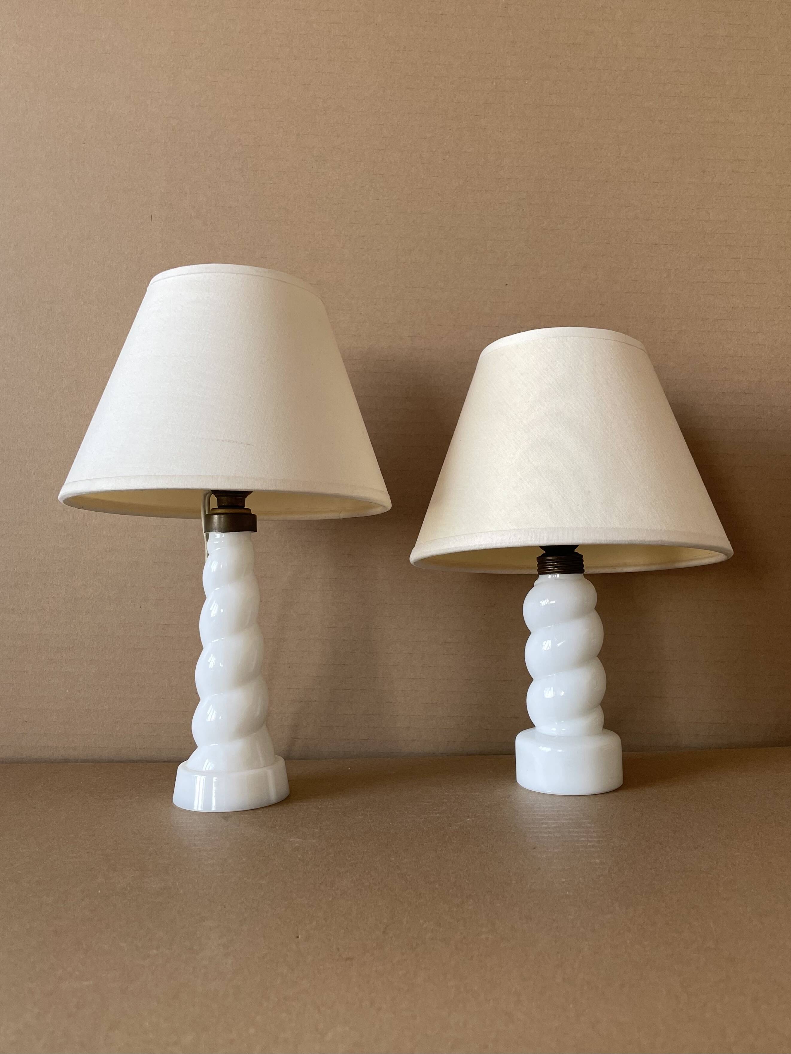 Set of 2 small old twisted opaline lamps