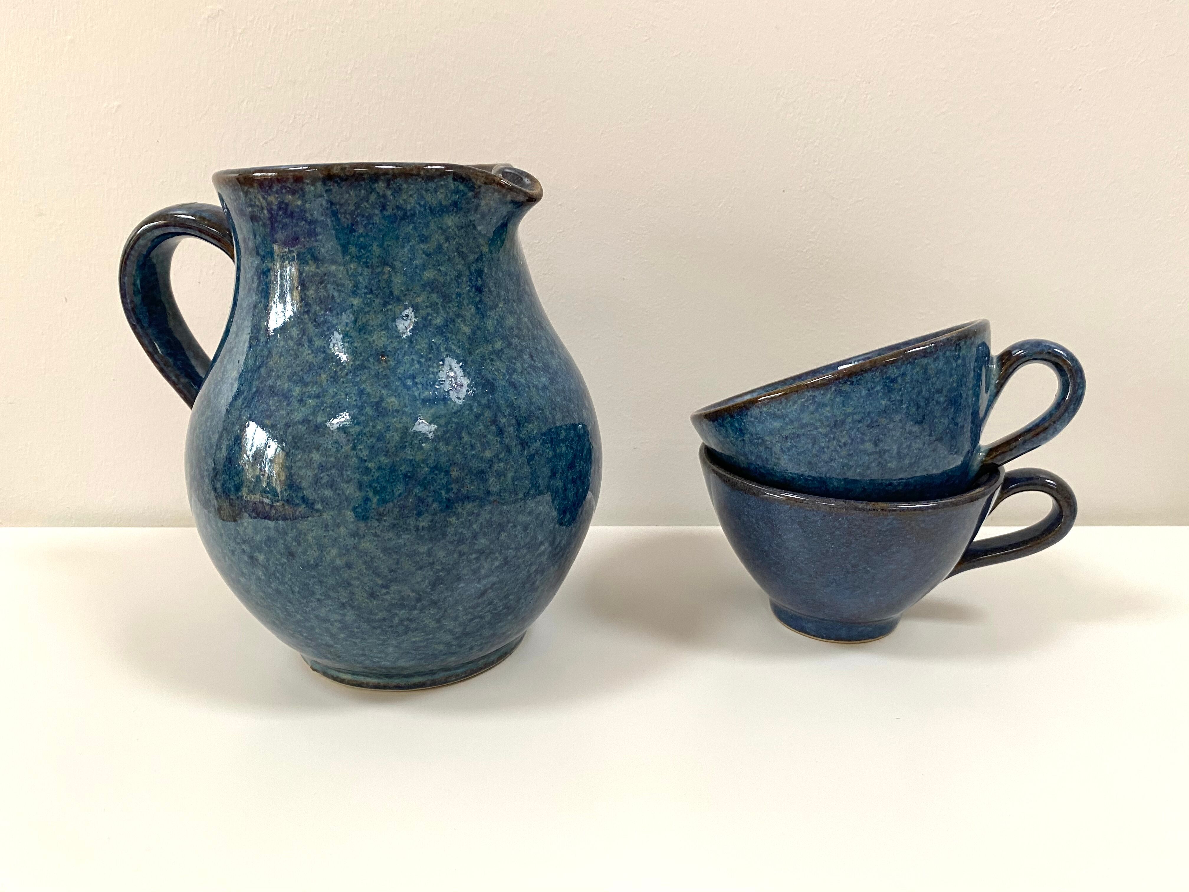 Pichet vase en grès bleu des Manufactures Normand
