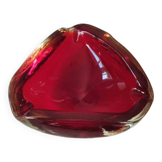 Ashtray/empty pocket in Murano/Italy blown Art glass. Color ruby red/amber