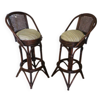 Lot  de 2 tabourets / chaises de bar pivotants -bois-cannage-rotin-années 80