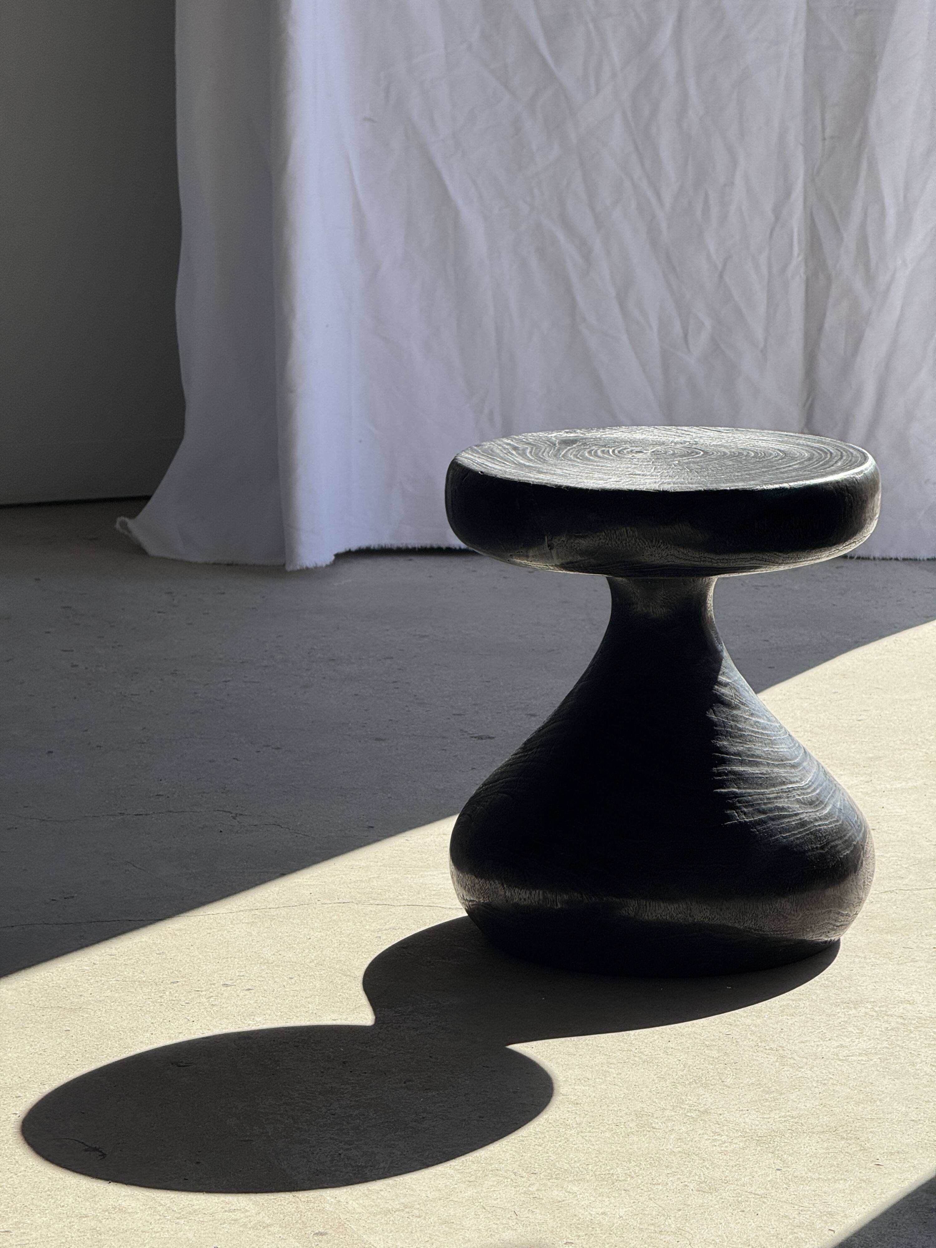 Pawn Black - Stool, side table, end table in solid mango wood.